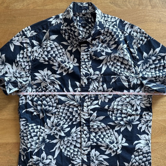 J. Crew | S | Slim S/S Button Down Shirt - Picture 5 of 10